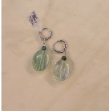 Auskari ar dabīgiem akmeņiem